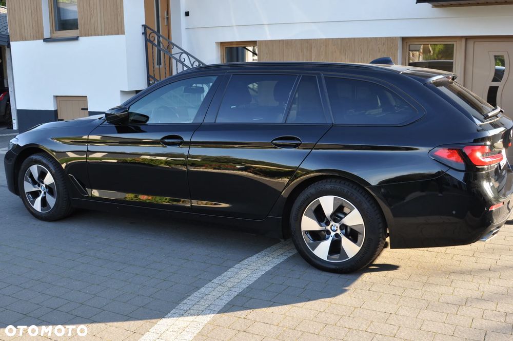 BMW Seria 5 520d xDrive Sport Line sport - 37