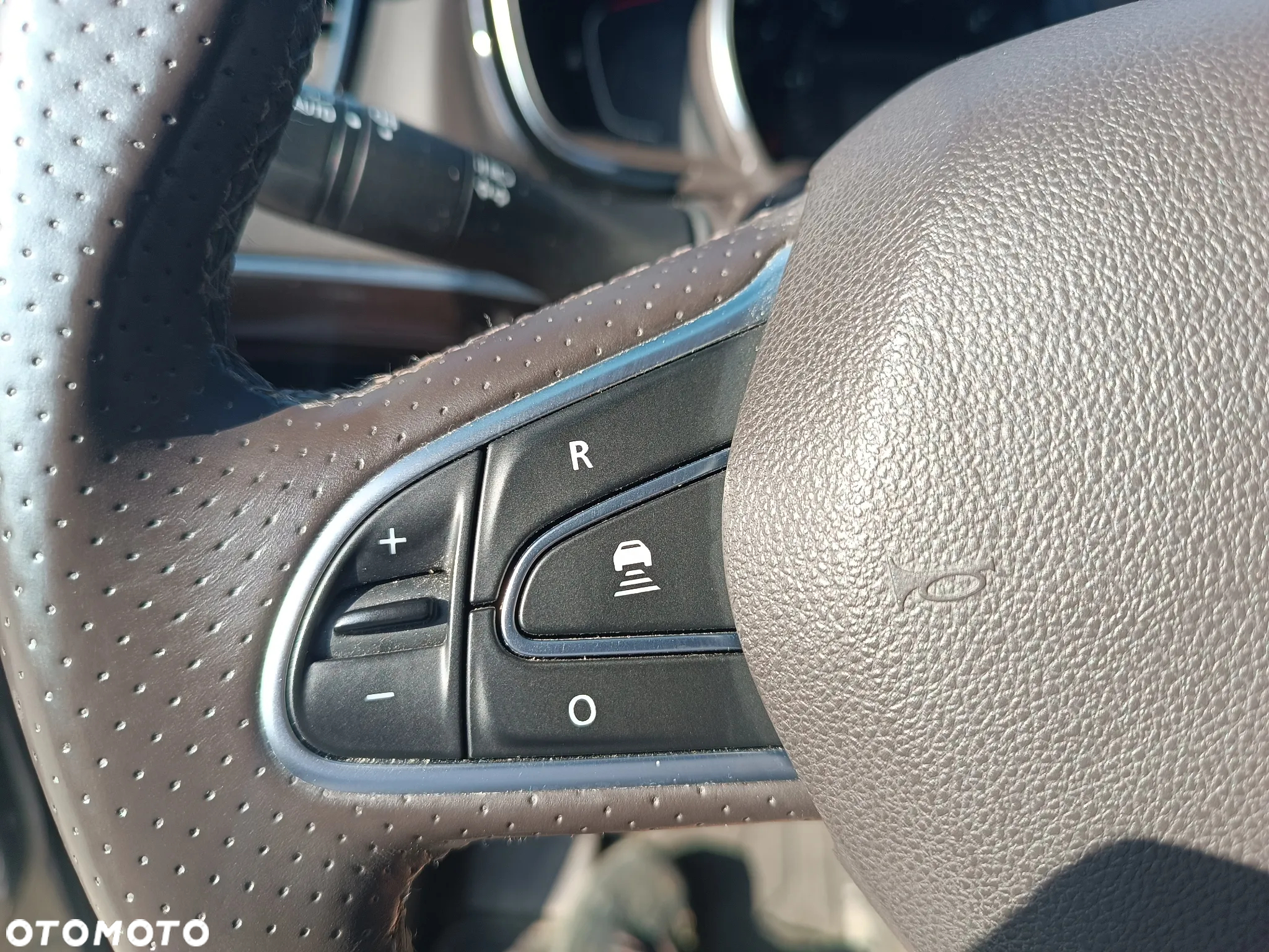 Renault Espace 1.6 dCi Energy Initiale Paris EDC - 17