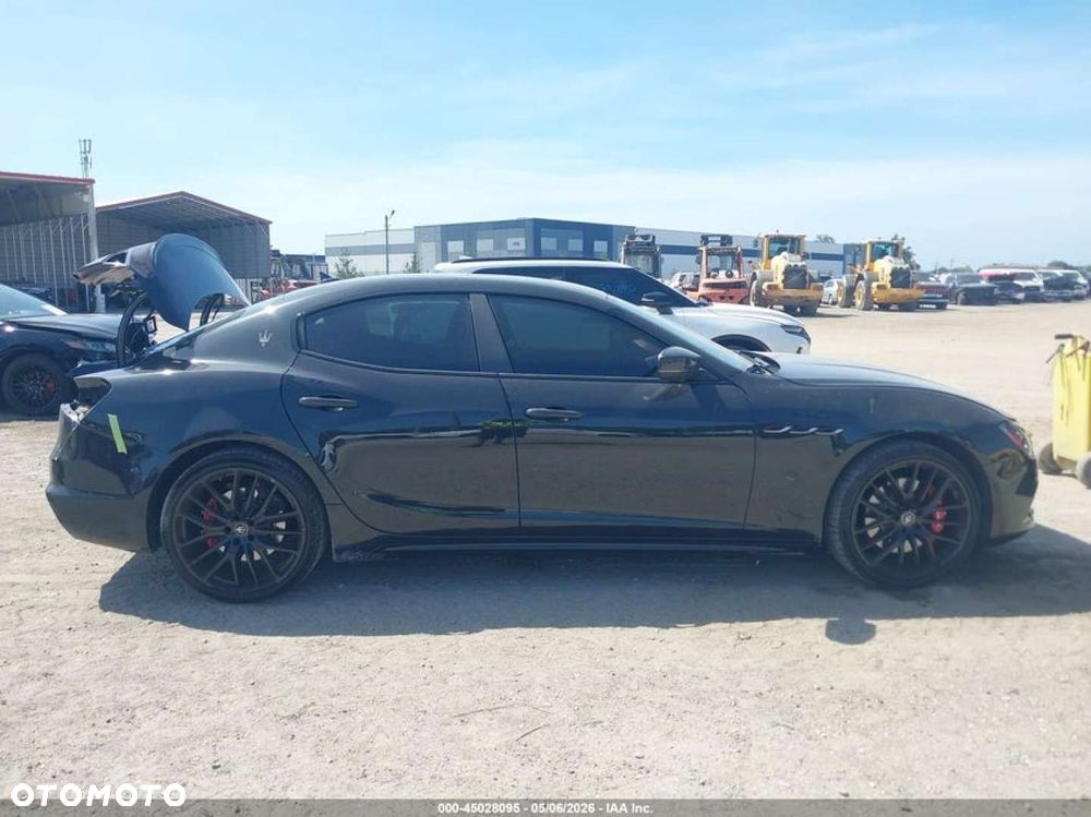 Maserati Ghibli - 4