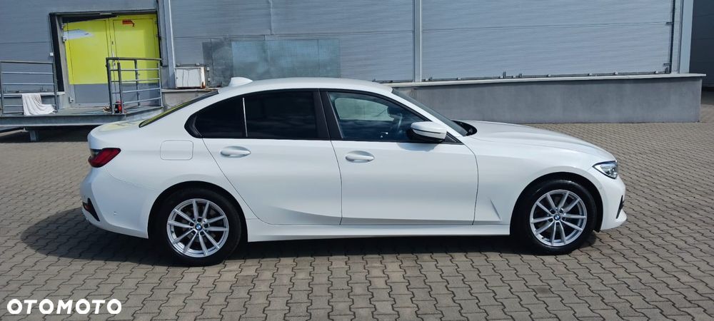 BMW Seria 3 320d xDrive MHEV Advantage - 16