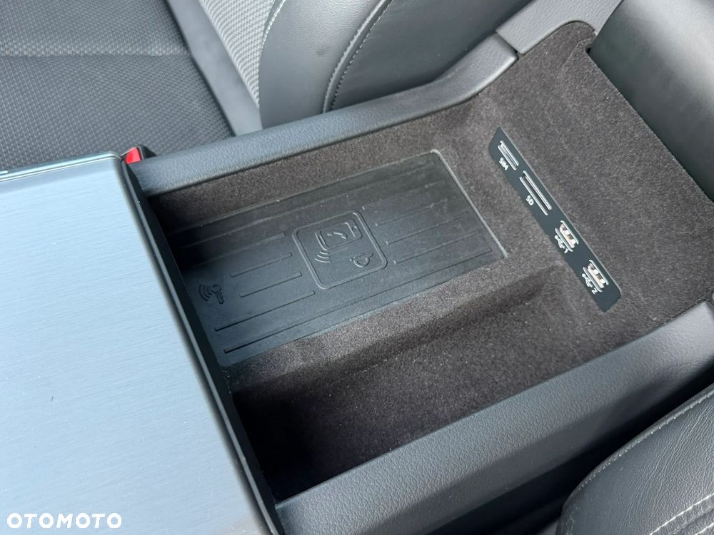 Audi A6 Avant 40 TDI quattro S tronic S line - 34