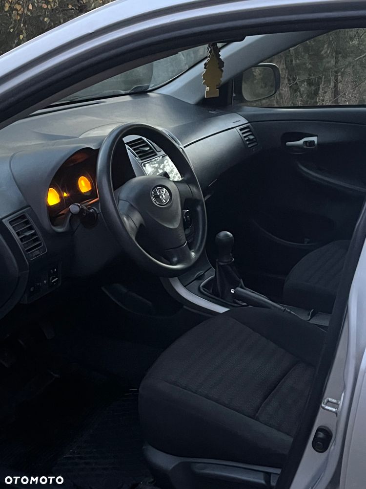 Toyota Corolla - 15