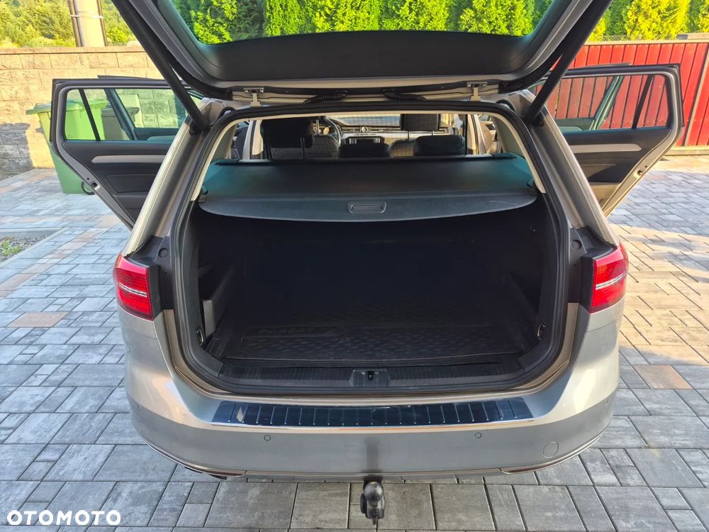 Volkswagen Passat 2.0 TDI SCR 4Mot DSG Highline - 16
