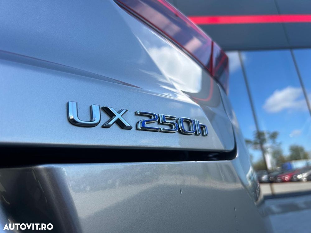 Lexus UX 250h 2.0L HEV 20H- (178 HP) 4X4 CVT Executive - 30