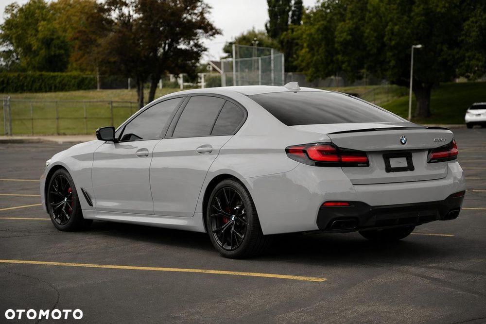 BMW Seria 5 M550i xDrive sport - 3