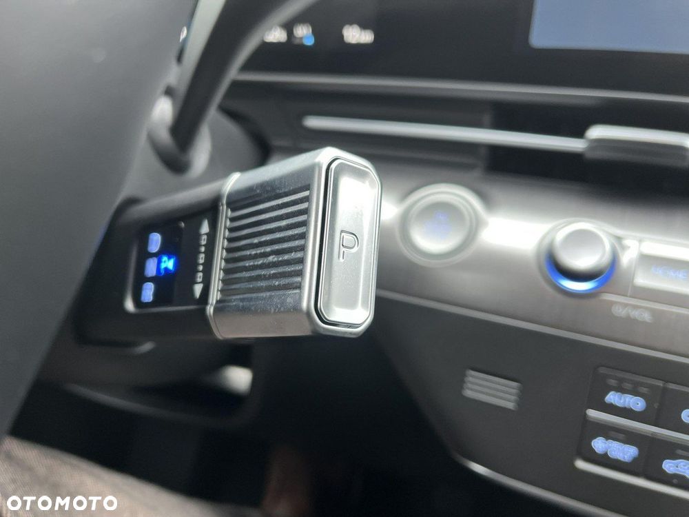 Hyundai Kona 64kWh Executive - 16