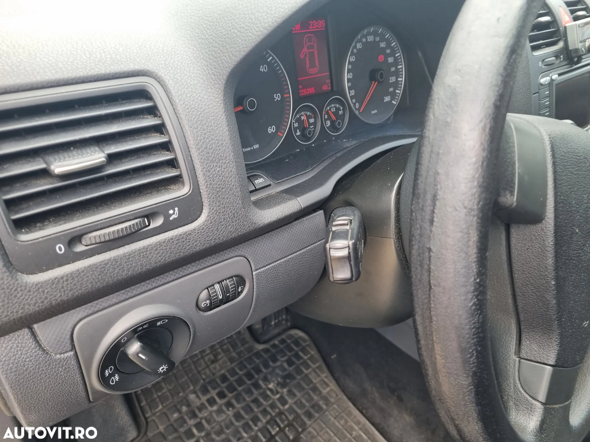 Volkswagen Golf 1.9 TDI DPF Goal - 14