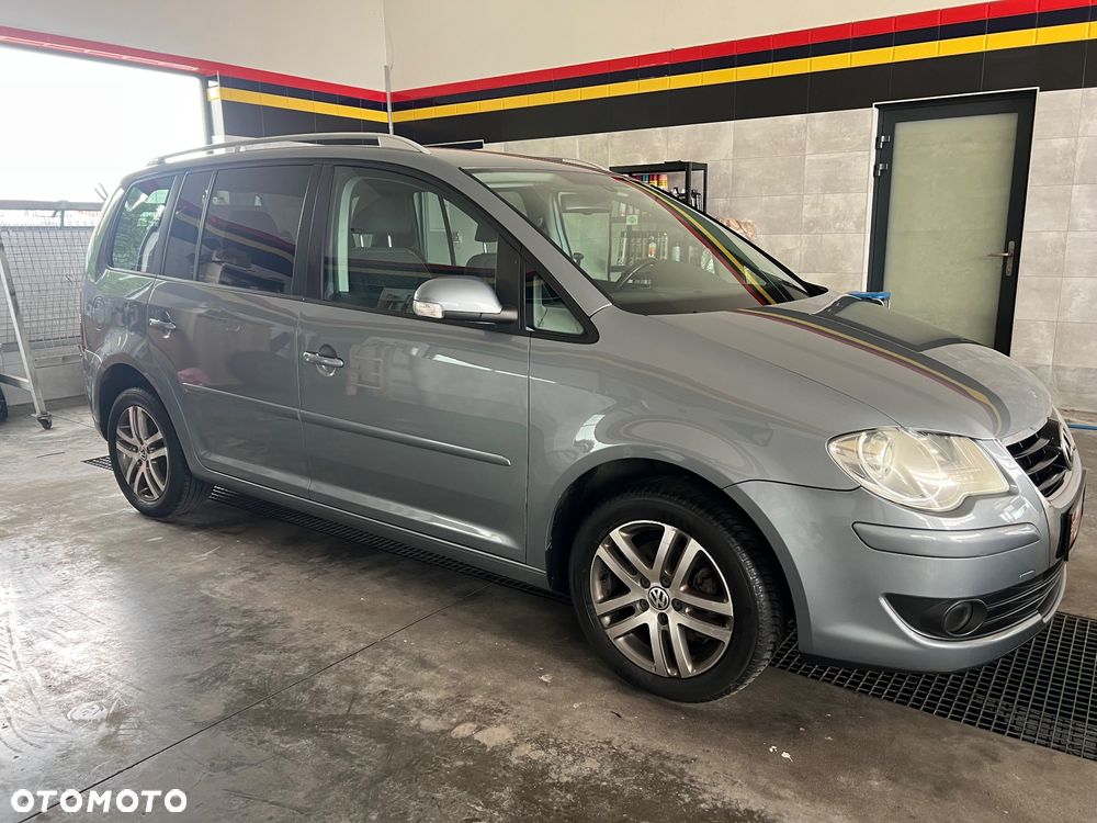Volkswagen Touran 2.0 TDI DPF BlueMotion Technology Comfortline - 4