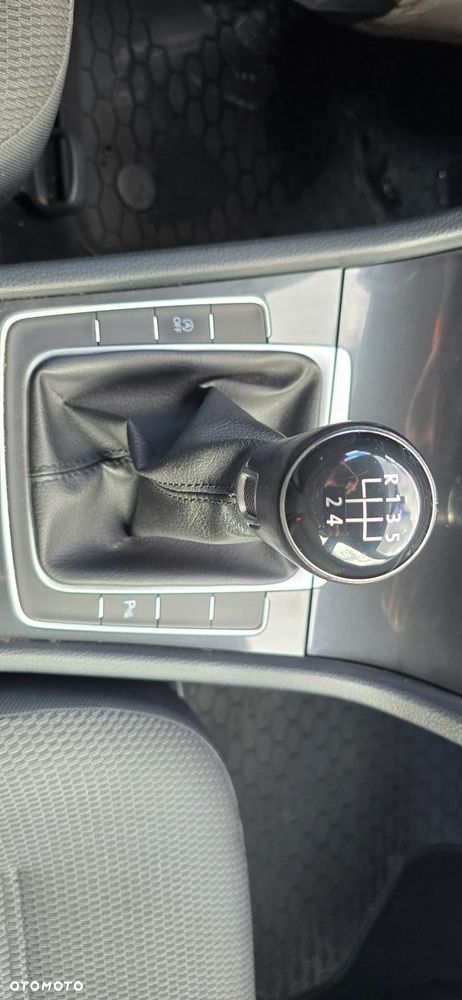 Volkswagen Golf 1.6 TDI BMT Highline - 34