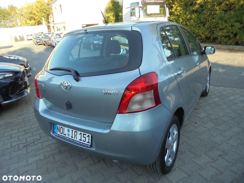 Toyota Yaris 1.3 VVT-i Travel - 4