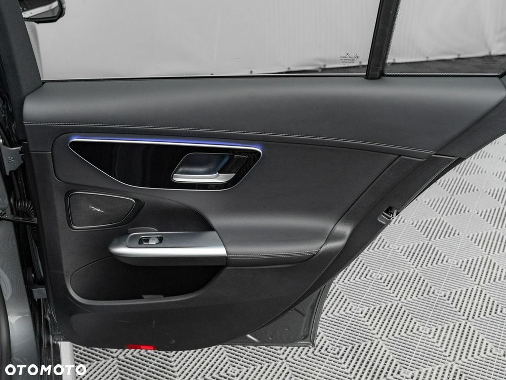 Mercedes-Benz Klasa C 220 d 4Matic 9G-TRONIC AMG Line - 29