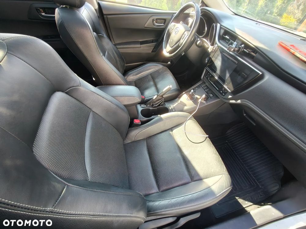 Toyota Auris Hybrid 135 Prestige - 13