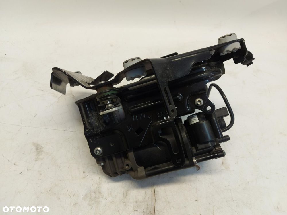 BMW 5 G60 Pompa kompresor zawieszenia pneumatycznego 6894904 - 7