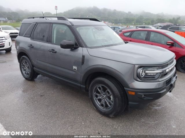Ford Bronco - 1