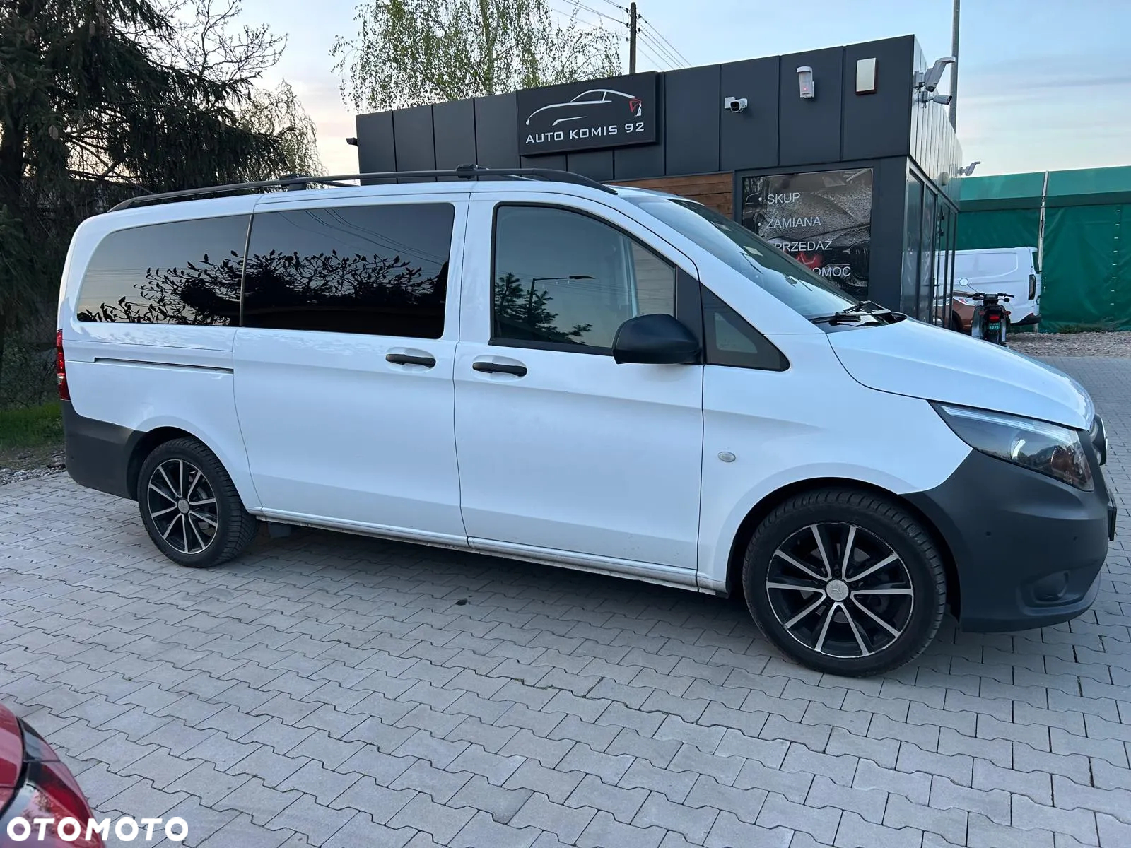 Mercedes-Benz Vito 111 CDI (BlueTEC) Tourer Kompakt SELECT - 2