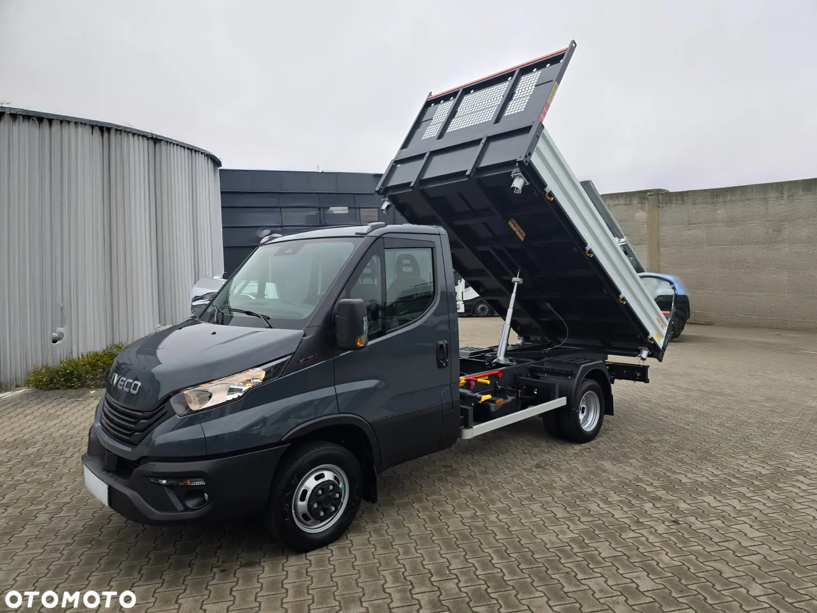 Iveco Daily wywrotka 50C18HZ - 5