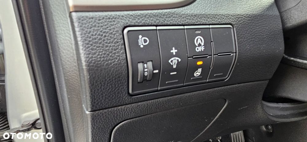 Hyundai i30 1.6 CRDi Fifa World Cup Edition - 21