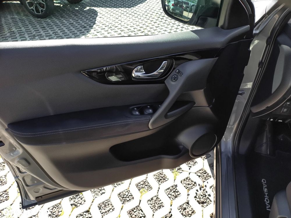 Nissan Qashqai 1.3 DIG-T N-Connecta - 14
