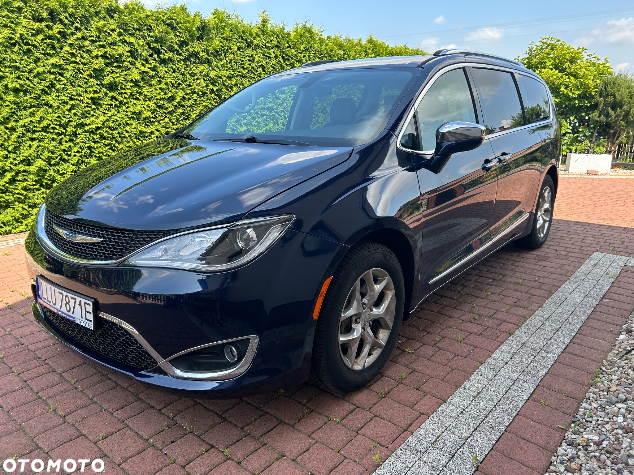 Chrysler Pacifica - 3