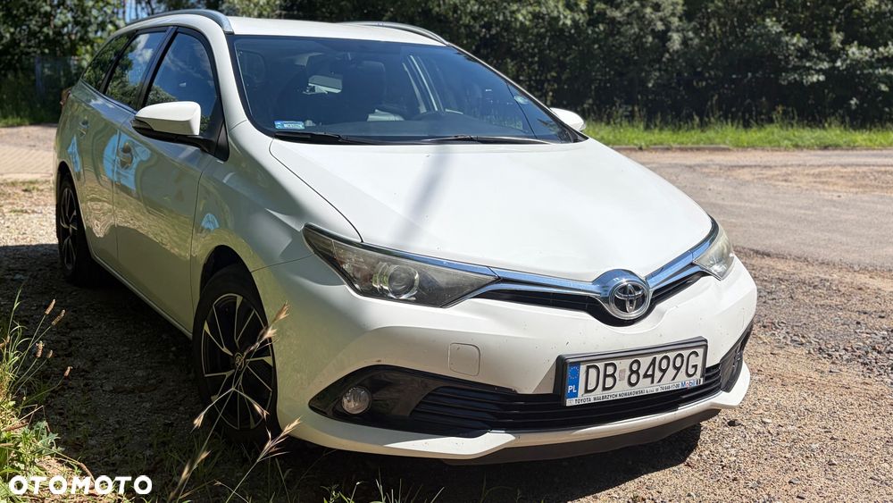 Toyota Auris 1.4 D-4D Premium - 1