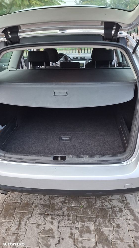 Volkswagen Passat - 4