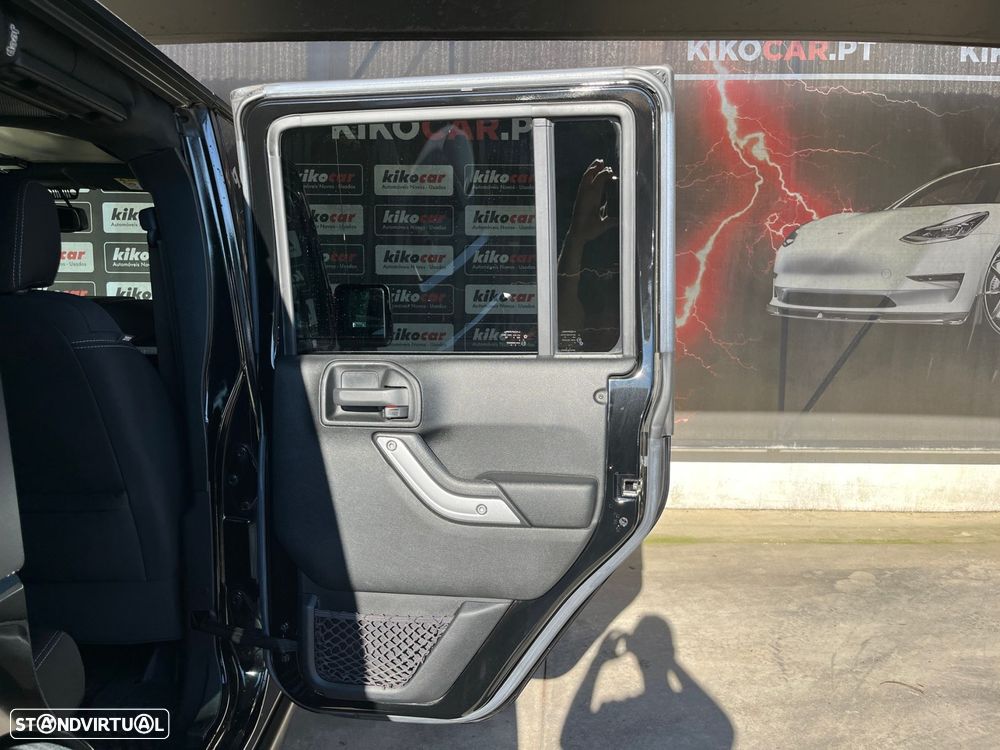 Jeep Wrangler Unlimited 2.8 CRD ATX Rubicon - 48