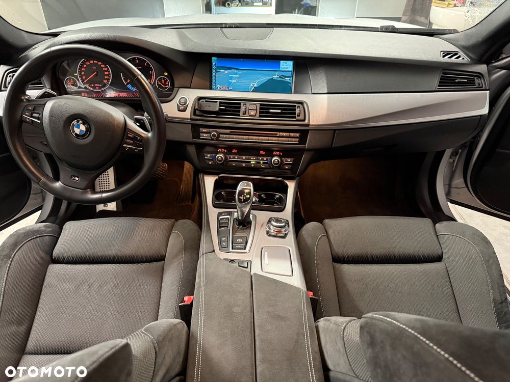 BMW Seria 5 525d xDrive - 21