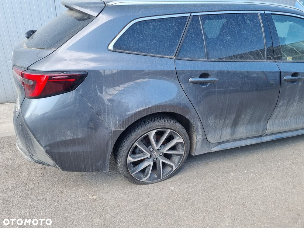 Toyota Corolla 2.0 Hybrid Executive - 8