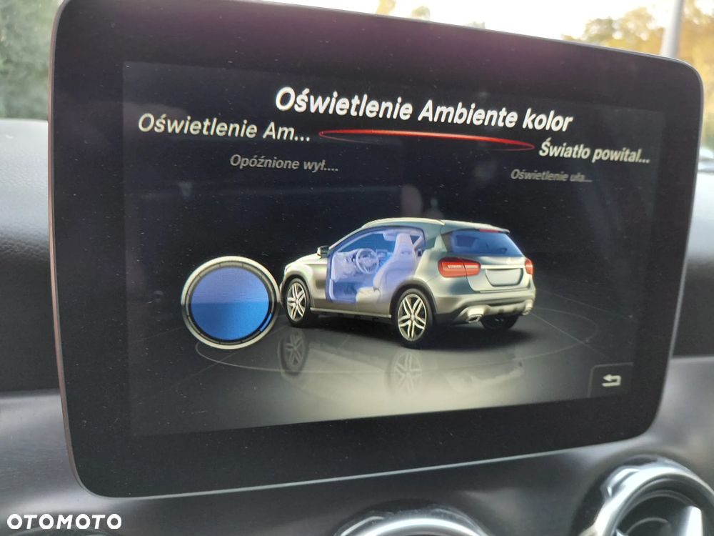 Mercedes-Benz GLA - 16