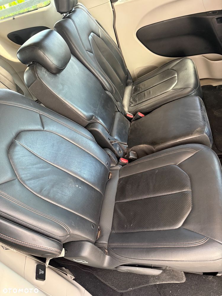 Chrysler Pacifica - 25