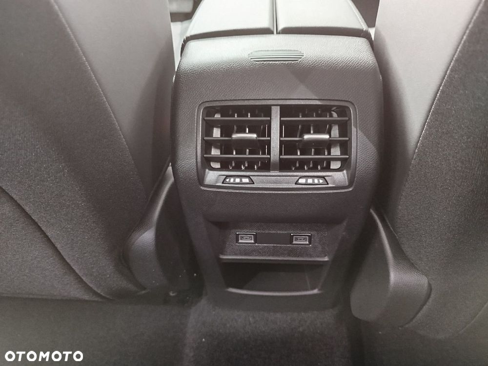 Peugeot 308 - 25