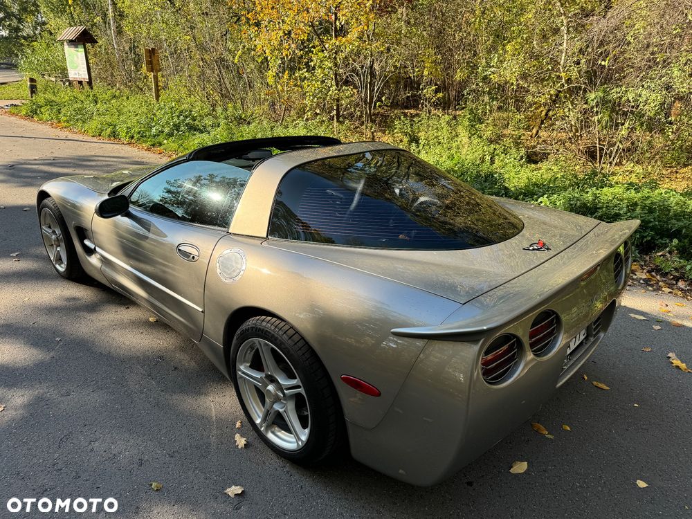 Chevrolet Corvette - 7
