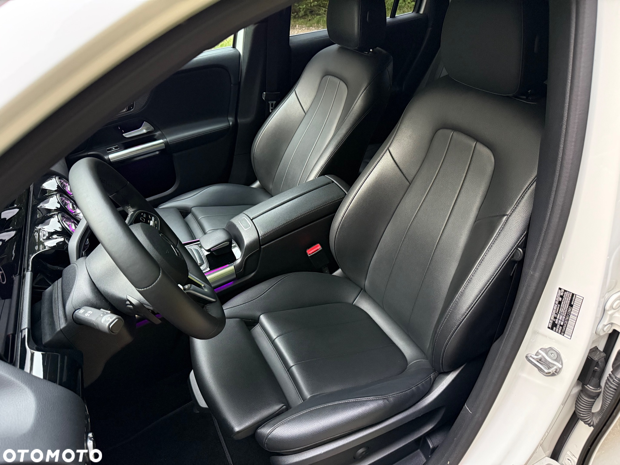 Mercedes-Benz GLA - 16