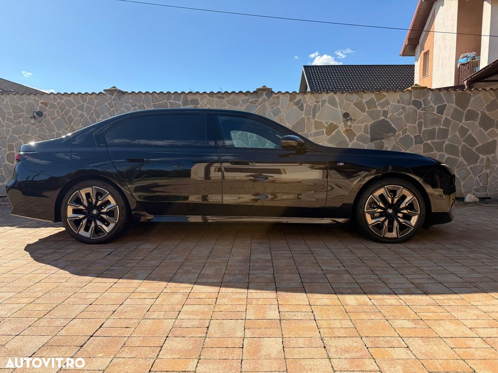 BMW Seria 7 740d xDrive MHEV - 8