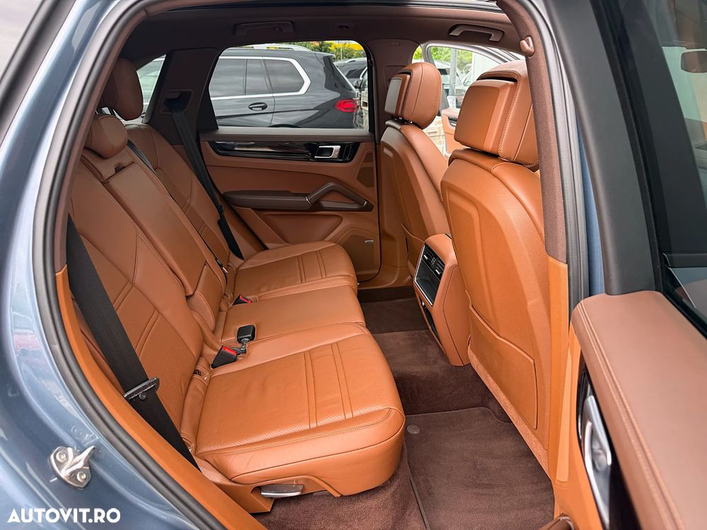 Porsche Cayenne Standard - 33