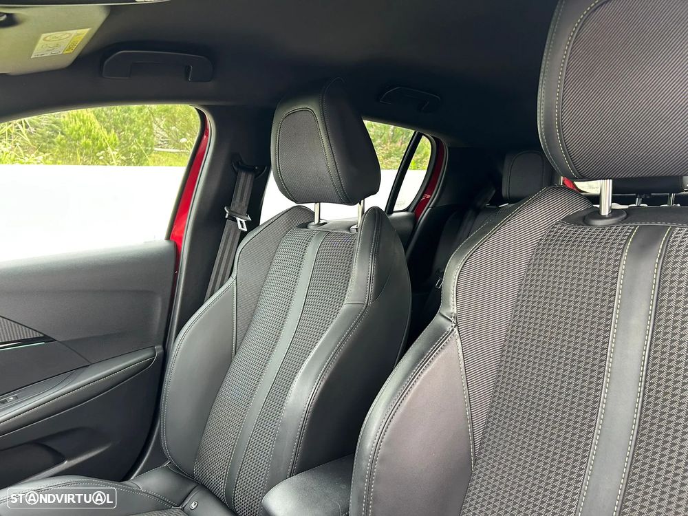 Peugeot e-208 GT - 7