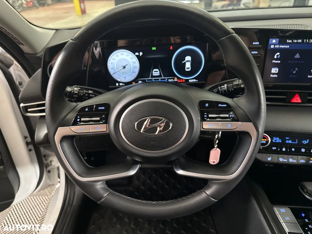 Hyundai Elantra - 17