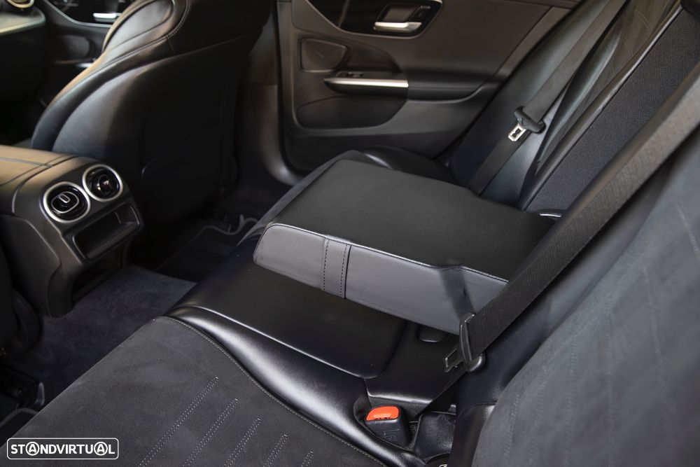 Mercedes-Benz C 300 d AMG Line - 24