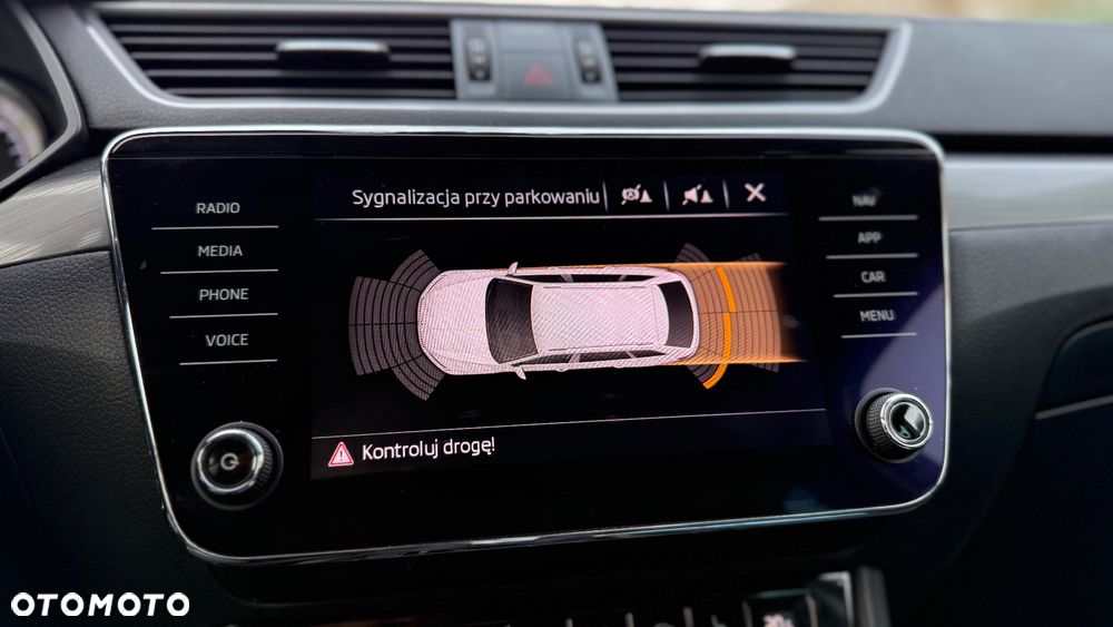 Skoda Superb 2.0 TDI DSG Premium Edition - 40