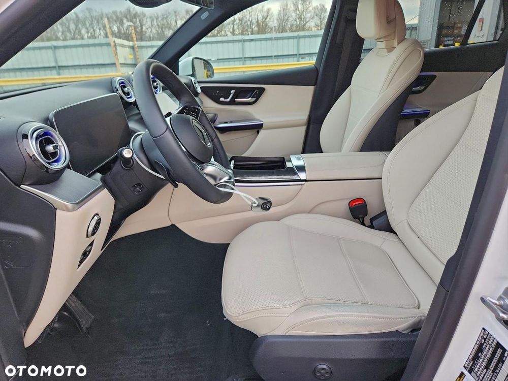 Mercedes-Benz GLC 300 4Matic 9G-TRONIC Avantgarde Advanced - 8