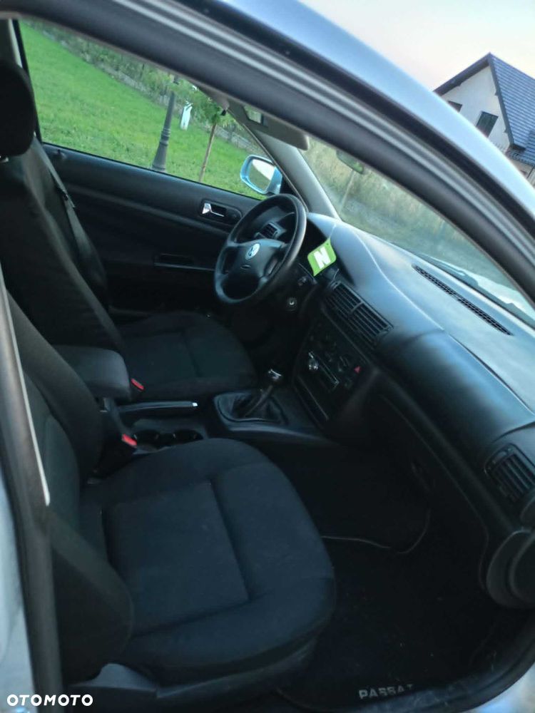 Volkswagen Passat - 4