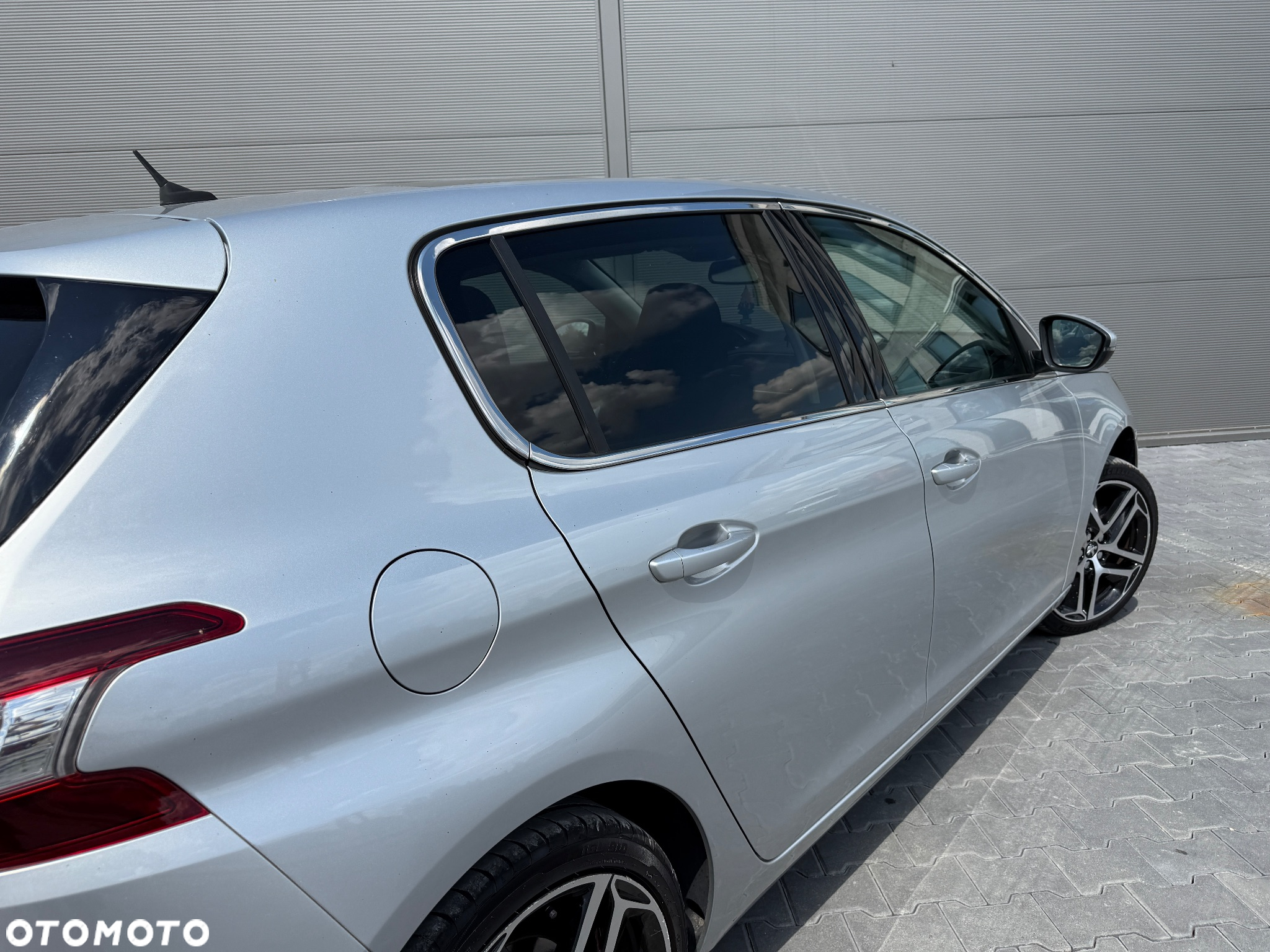 Peugeot 308 SW 1.2 PureTech GPF Allure S&S - 10