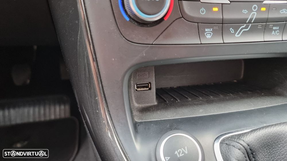Ford Focus 1.0 EcoBoost Titanium - 12
