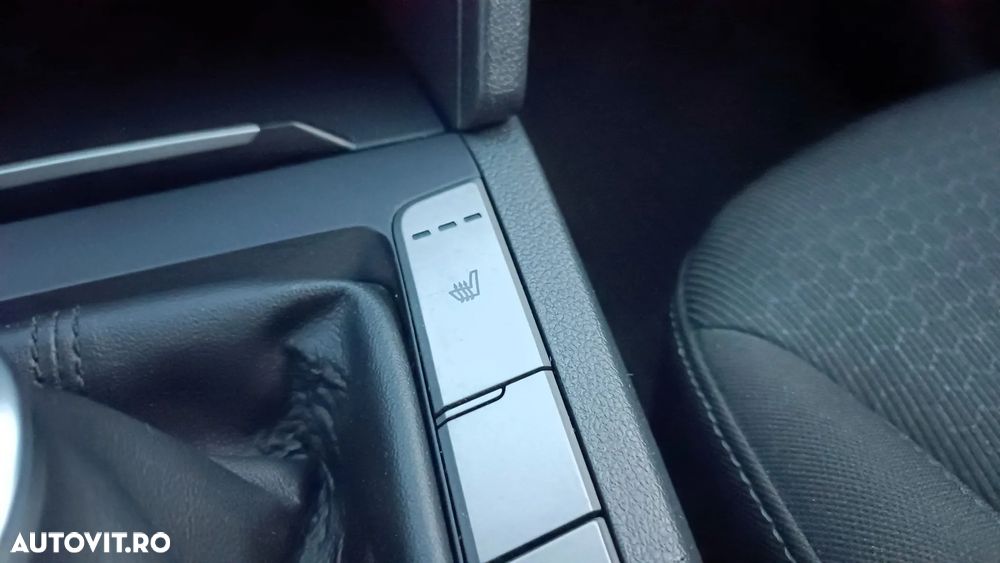 Hyundai Elantra 1.6 MPi Comfort - 25