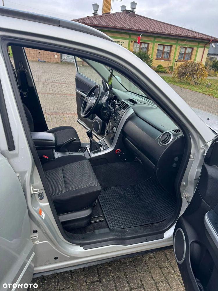 Suzuki Grand Vitara 2.0 - 14