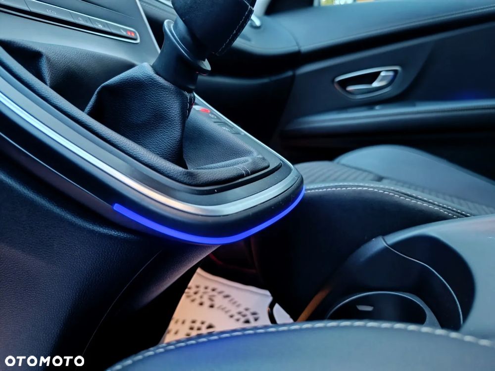 Renault Grand Scenic BLUE dCi 120 BLACK EDITION - 29