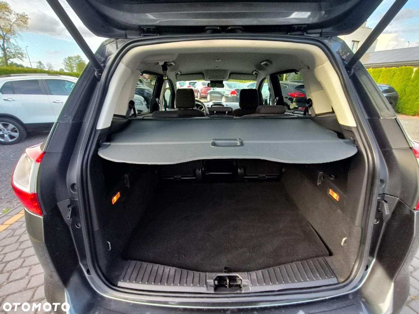 Ford Grand C-MAX - 19