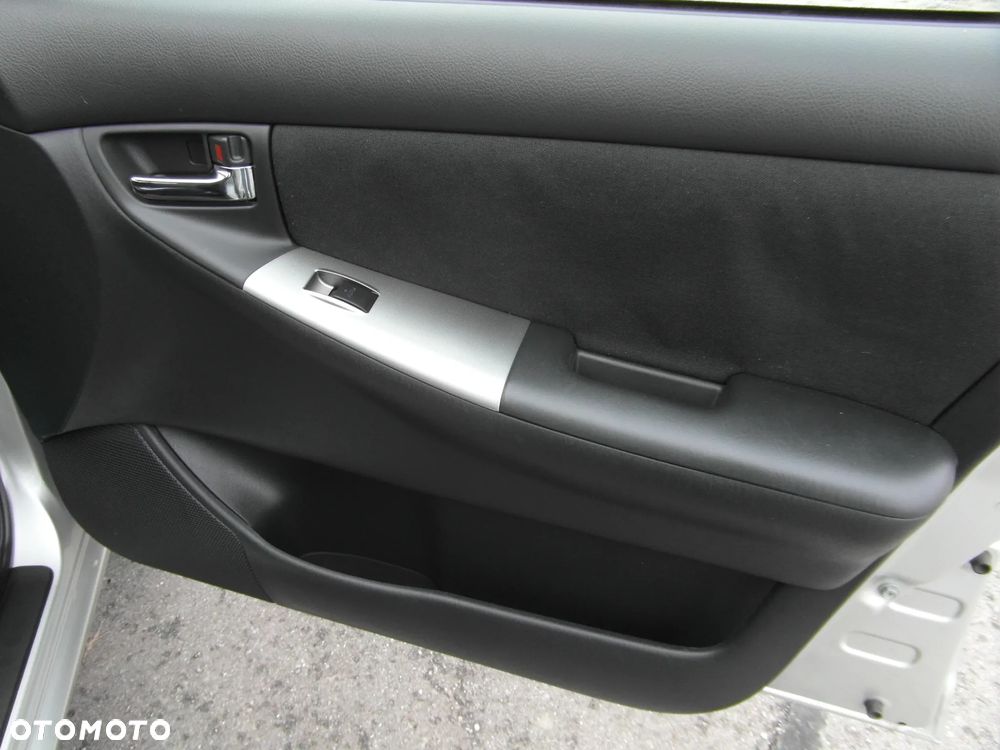 Toyota Corolla 1.6 VVT-i Automatik Executive - 32