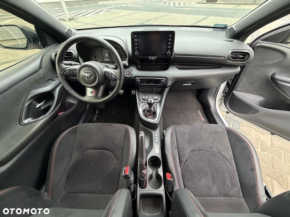 Toyota GR Yaris - 12