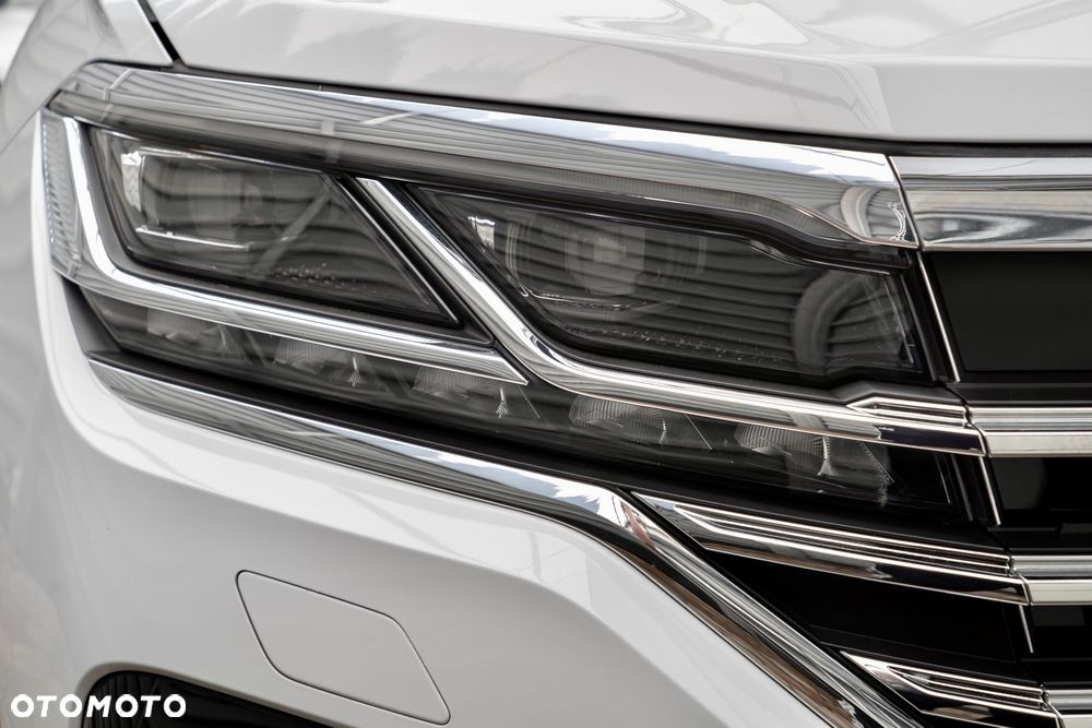 Volkswagen Touareg 3.0 V6 TFSI 4Motion R-Line - 16